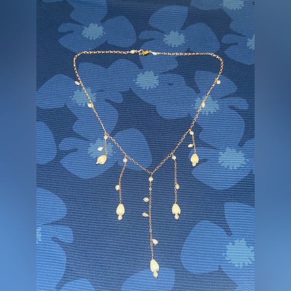 Vibin’ island style… 14kt goldfill pikaki and white little pearls
